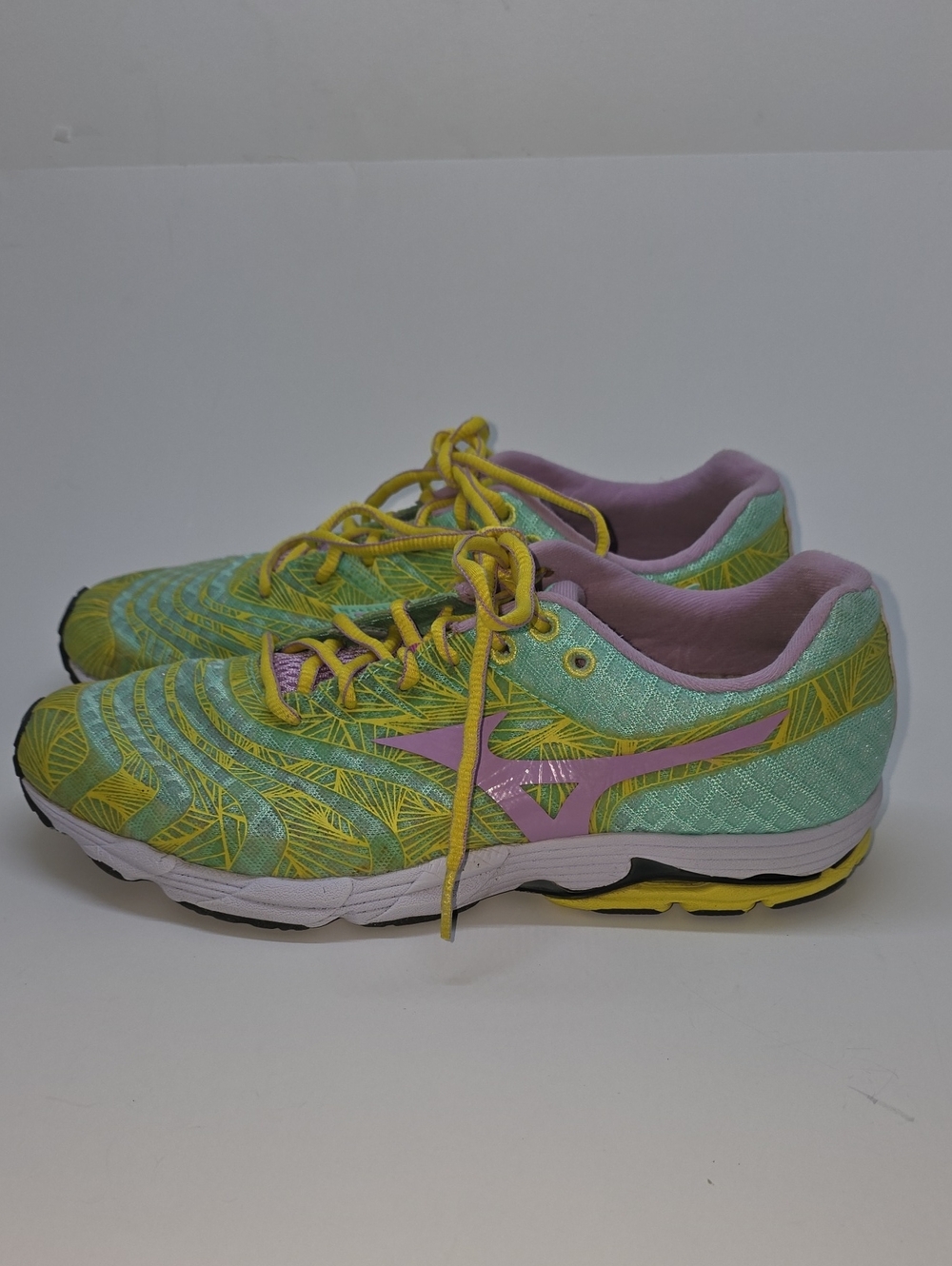 Mizuno Wave Sayonara Earth Origins Green Yellow & Pink Athletic Shoes Womens 9.5